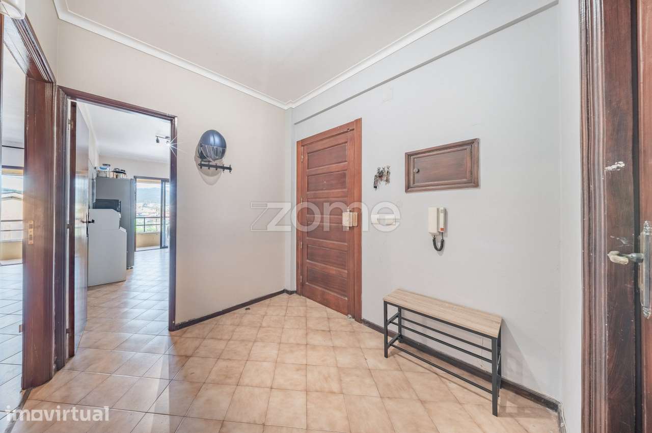 Apartamento T2 em Ferreiros com Suite e Acesso à Autoestrada - Grande imagem: 4/26