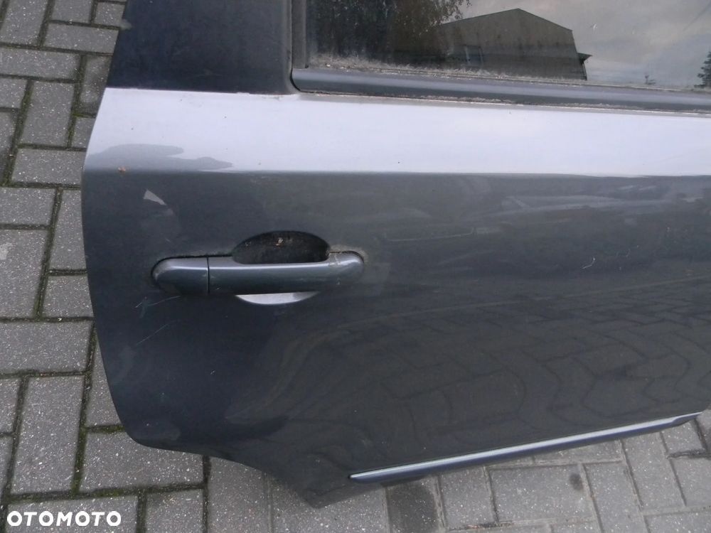 drzwi prawe tył NISSAN NOTE E11 - 2