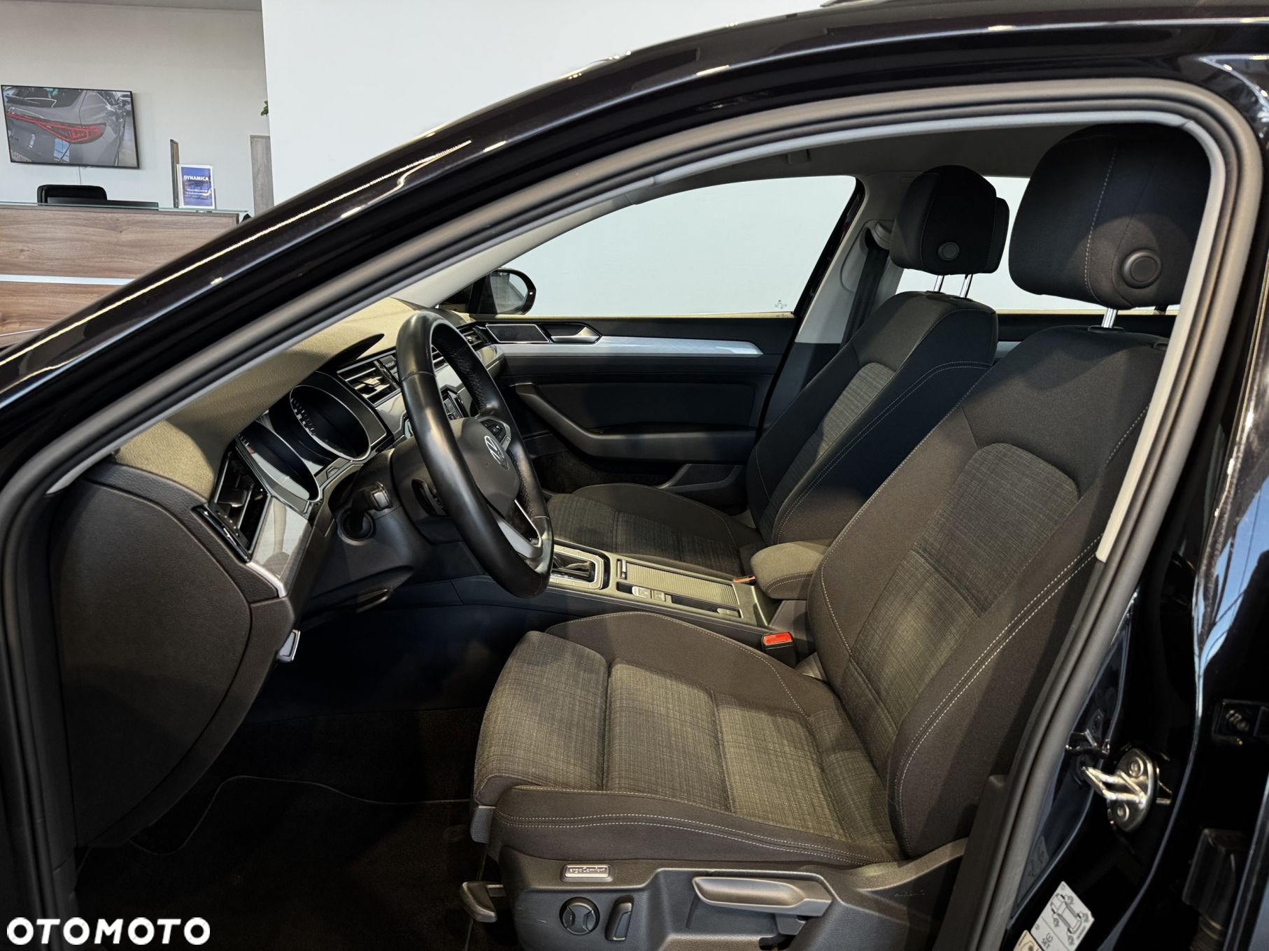 Volkswagen Passat - 16
