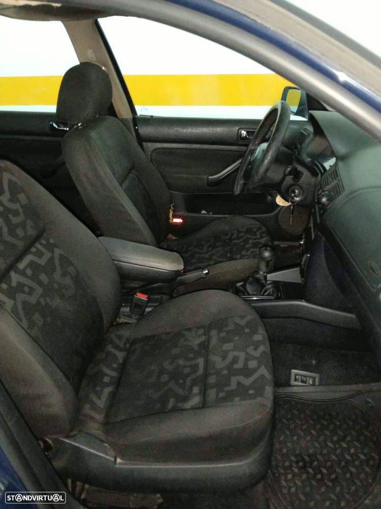 VW Golf 1.9 TDi Confortline - 6