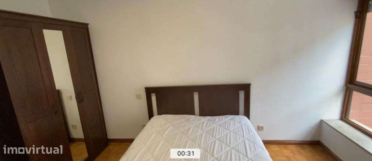 Quarto - localizado em Sé de Braga e São Lázaro Braga - Grande imagem: 4/20