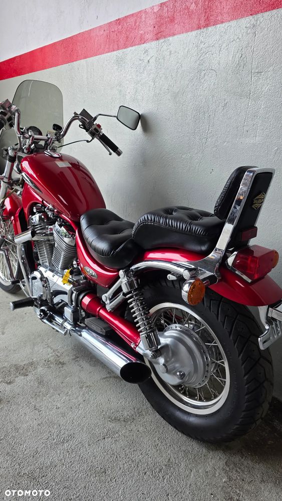 Suzuki Intruder - 4