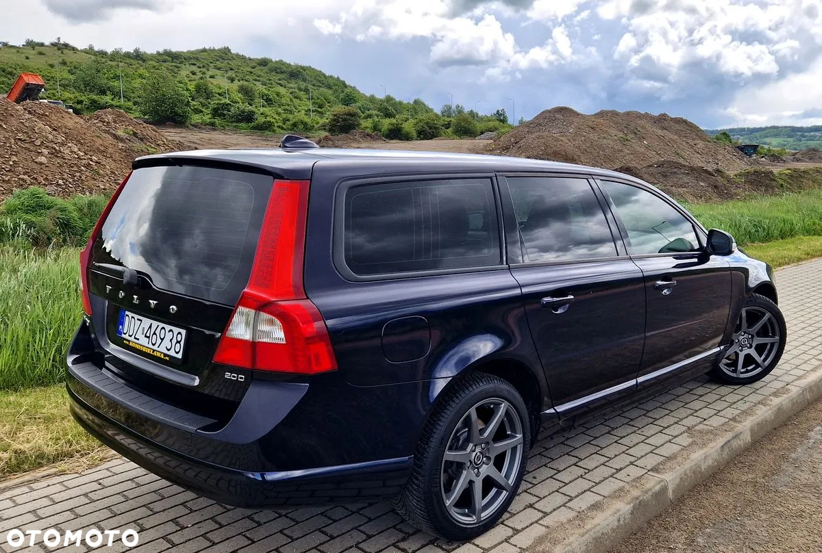 Volvo V70 2.0D Momentum - 4