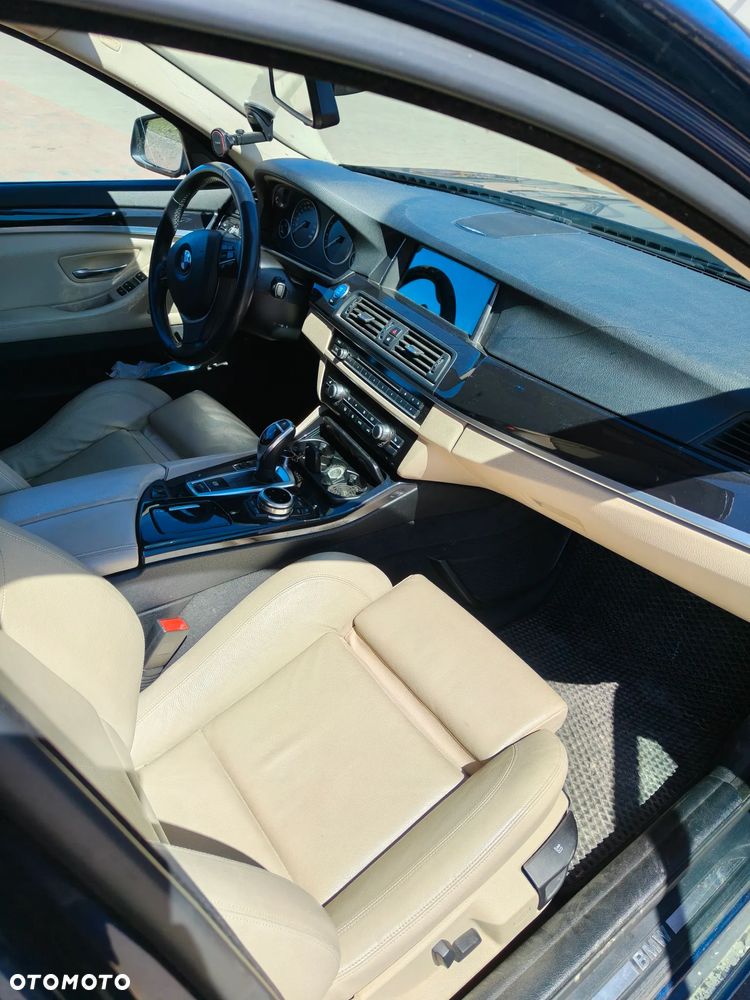 BMW Seria 5 528i Sport-Aut - 10