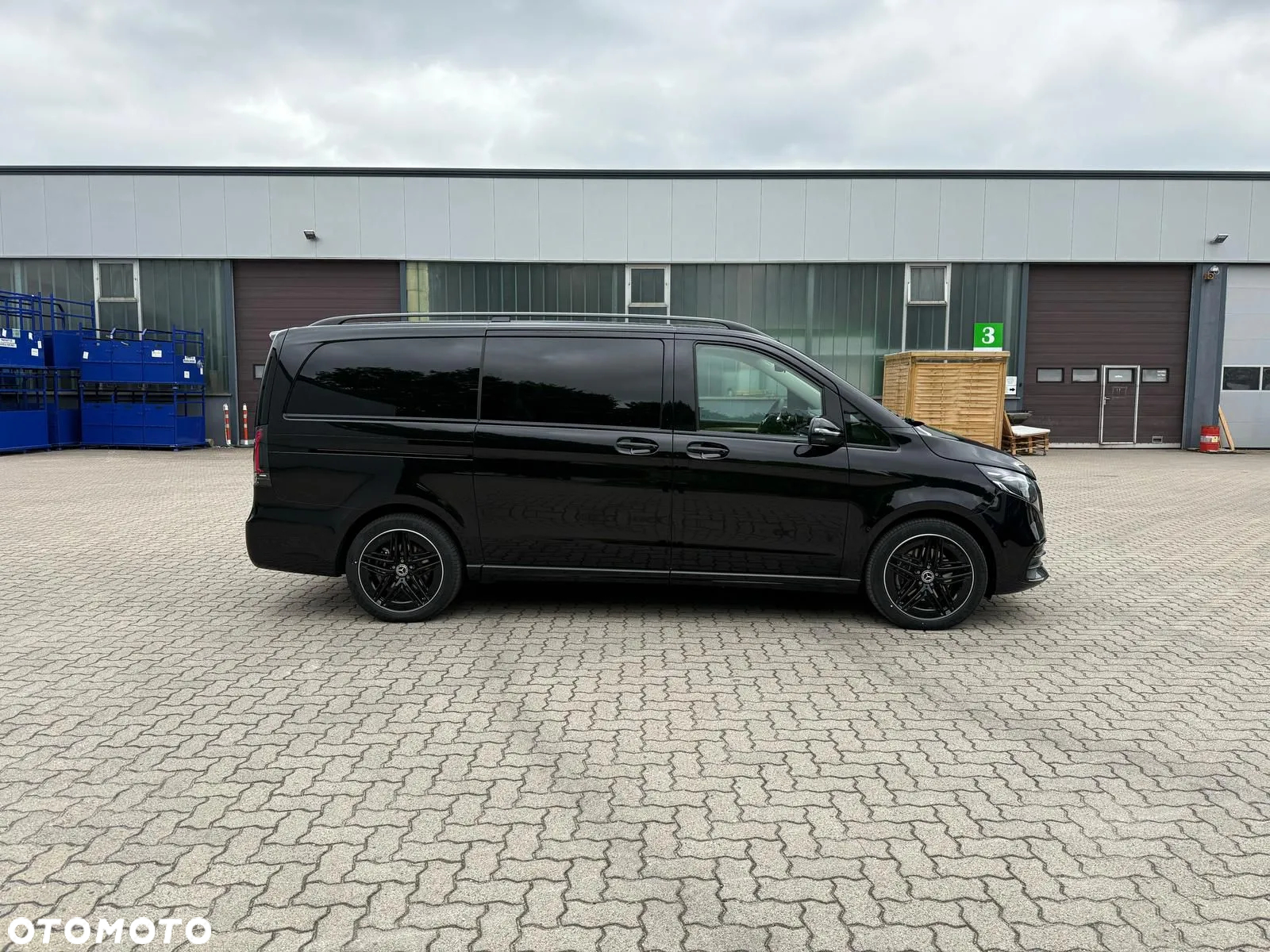 Mercedes-Benz Klasa V 300 d extralang 4Matic 9G-TRONIC Edition 2023 - 3