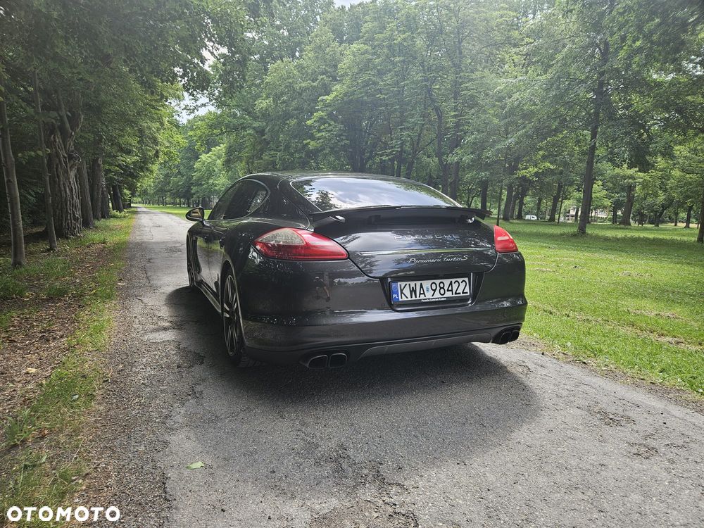 Porsche Panamera Turbo - 3