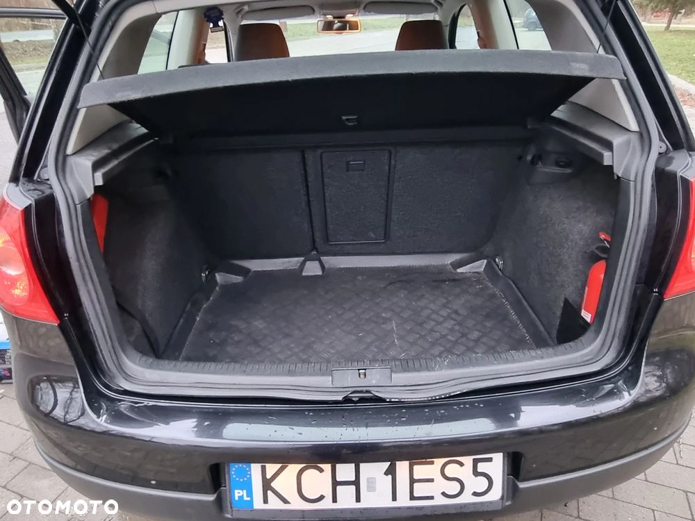 Volkswagen Golf V 1.9 TDI Comfortline - 5