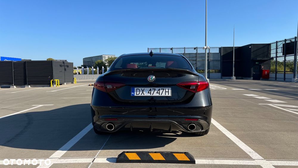 Alfa Romeo Giulia - 4