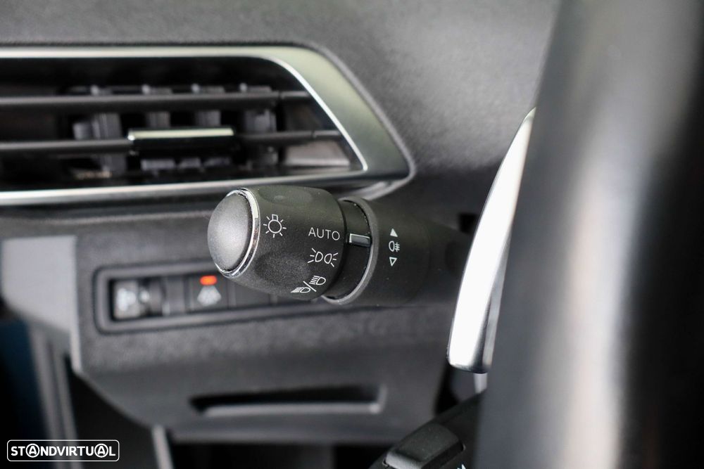 Peugeot 3008 1.6 Hybrid Allure e-EAT8 - 21