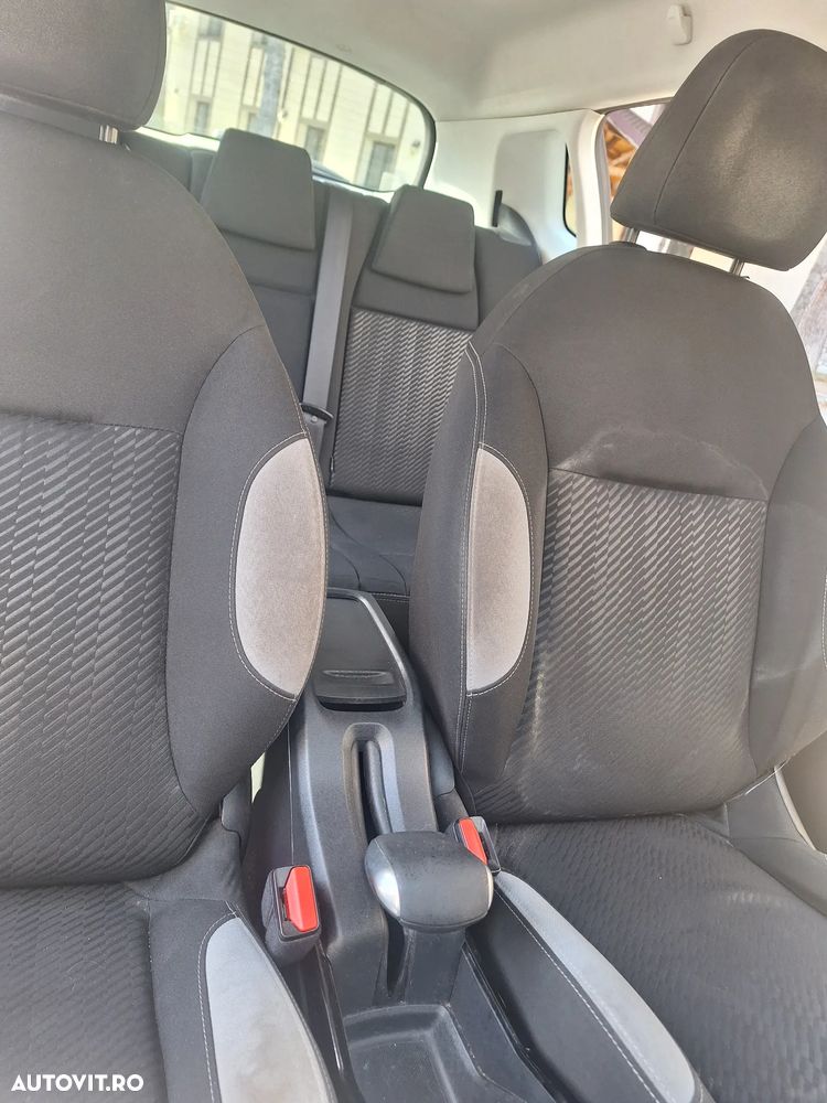Peugeot 2008 - 7