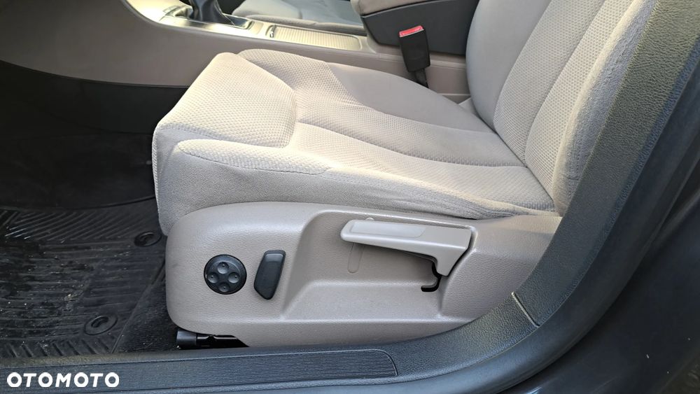 Volkswagen Passat 2.0 TDI DPF Highline - 30