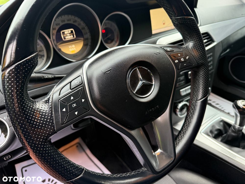 Mercedes-Benz Klasa C 180 CGI BlueEff Avantgarde - 12