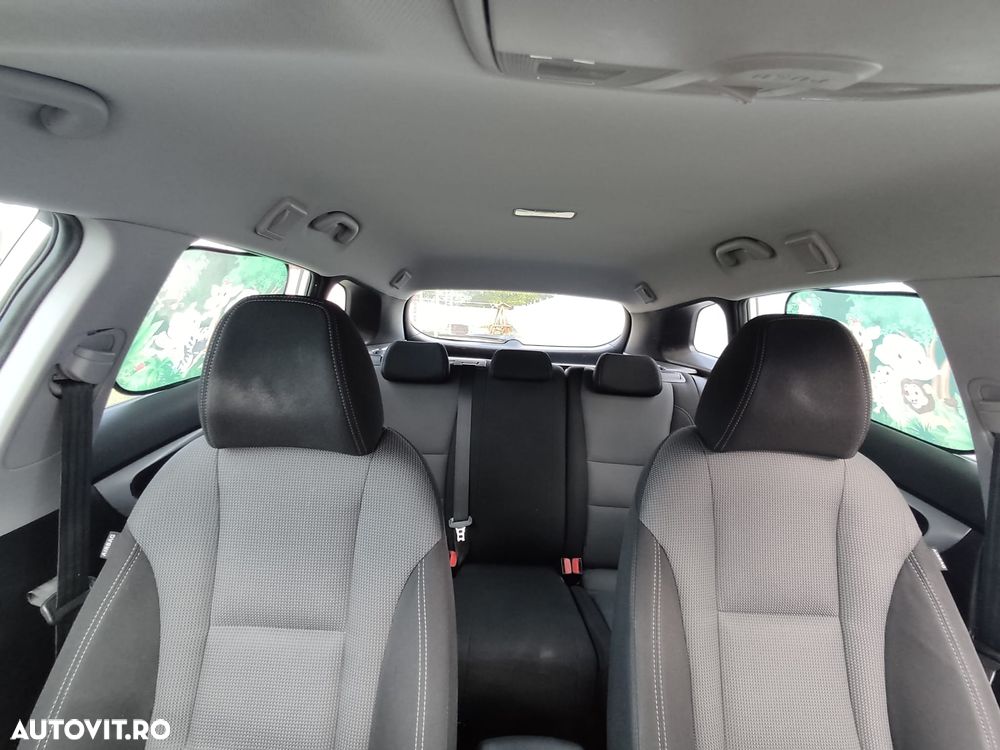 Hyundai i30 i30cw 1.6 CRDi Fifa World Cup Edition - 11