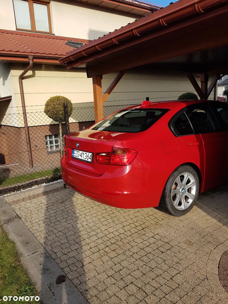 BMW Seria 3 320d - 5