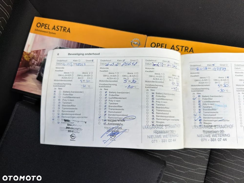 Opel Astra 1.4 Cosmo - 32