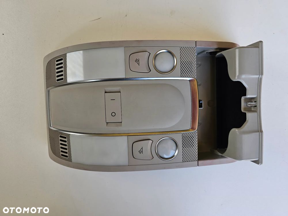 LAMPKA PODSUFITKI AUDI A6 C6 4F0947135BQ - 2
