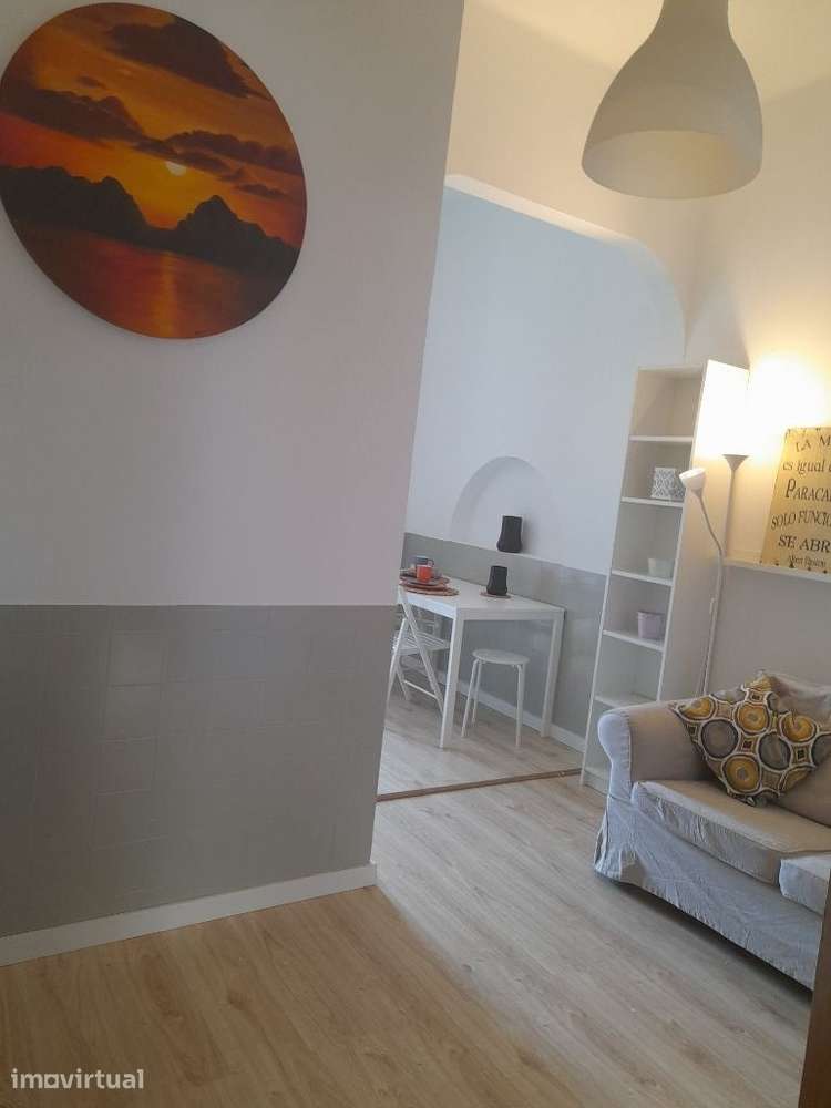T1 remodelado e totalmente equipado e mobilado. Pronto a habitar - Grande imagem: 3/13