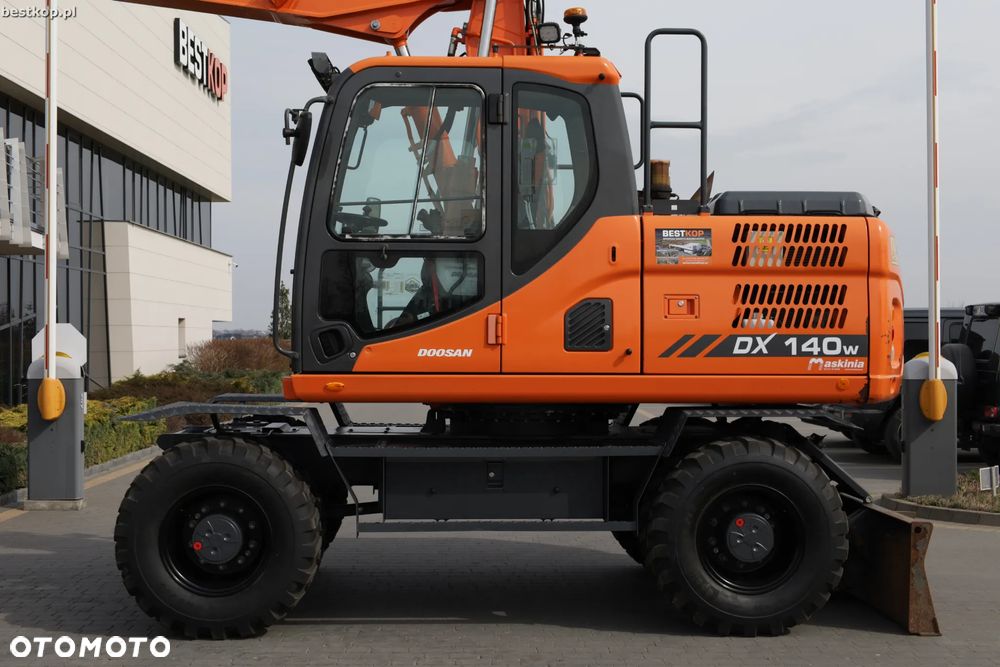 Doosan DX140W-3 - 11