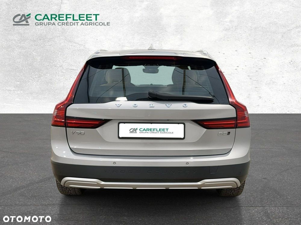 Volvo V90 Cross Country - 6