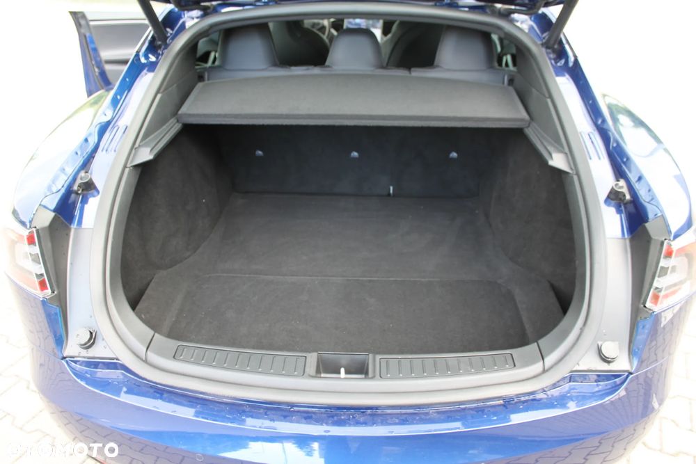 Tesla Model S - 5