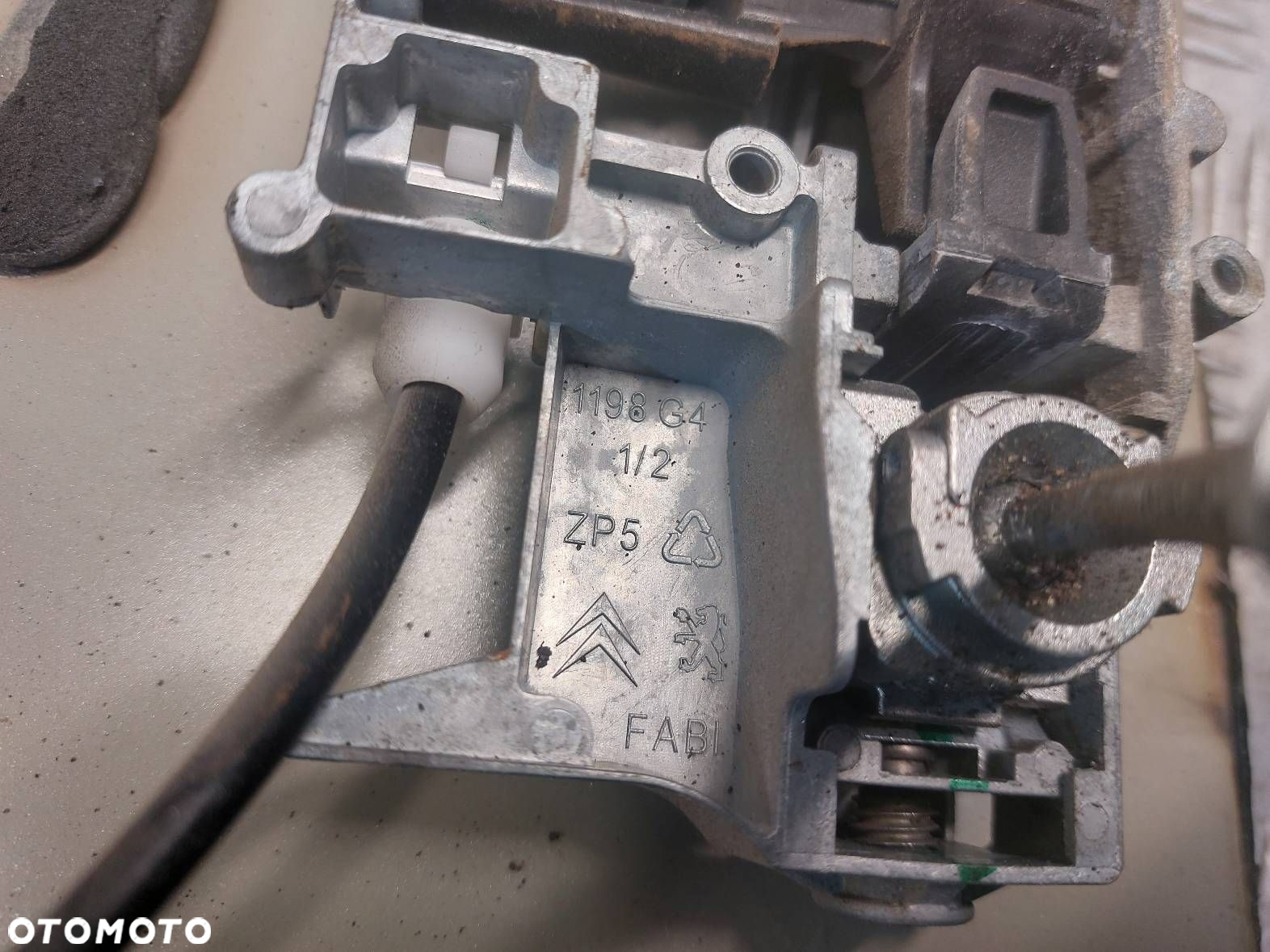 ZAMEK DRZWI LEWY PRZÓD KLAMKI CITROEN BERLINGO II 828406 1198G4 303965 - 11