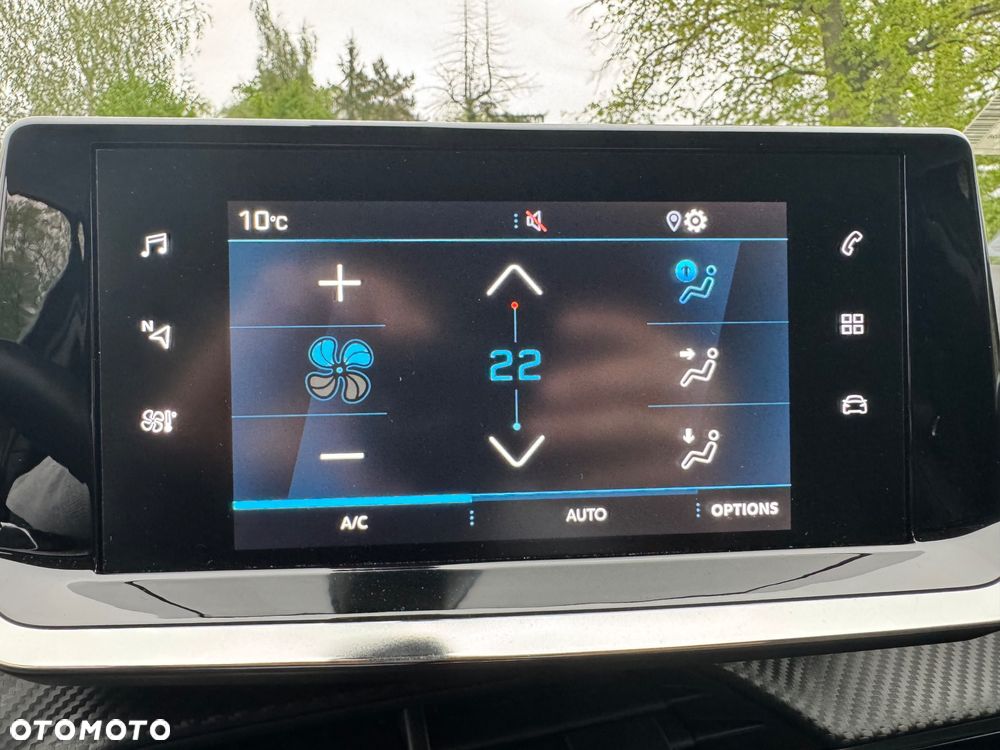 Peugeot 2008 PureTech 130 EAT8 Allure - 24