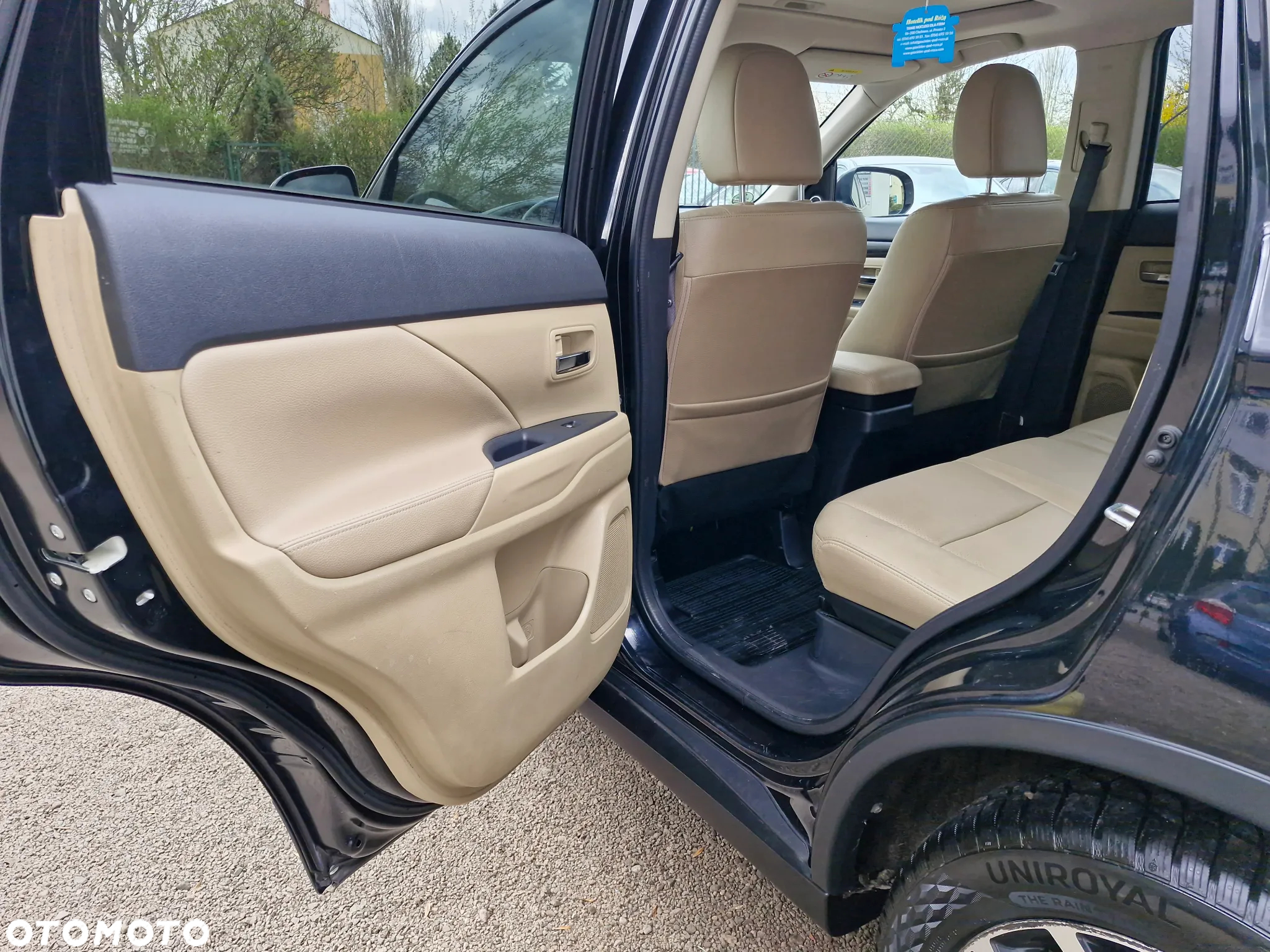 Mitsubishi Outlander - 12