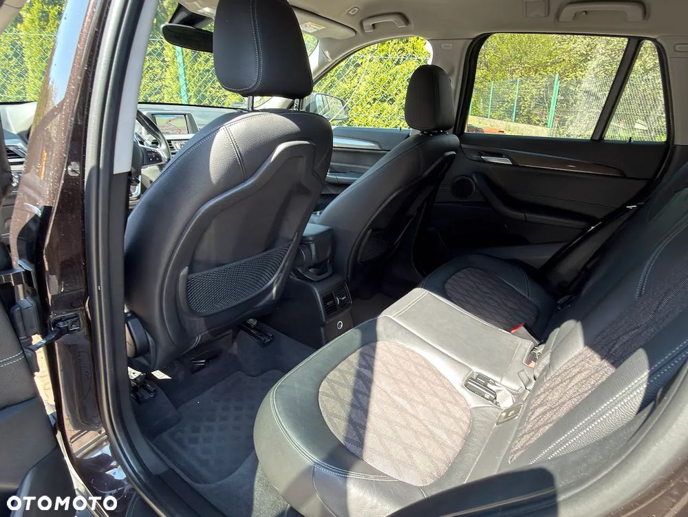 BMW X1 xDrive18d xLine - 10