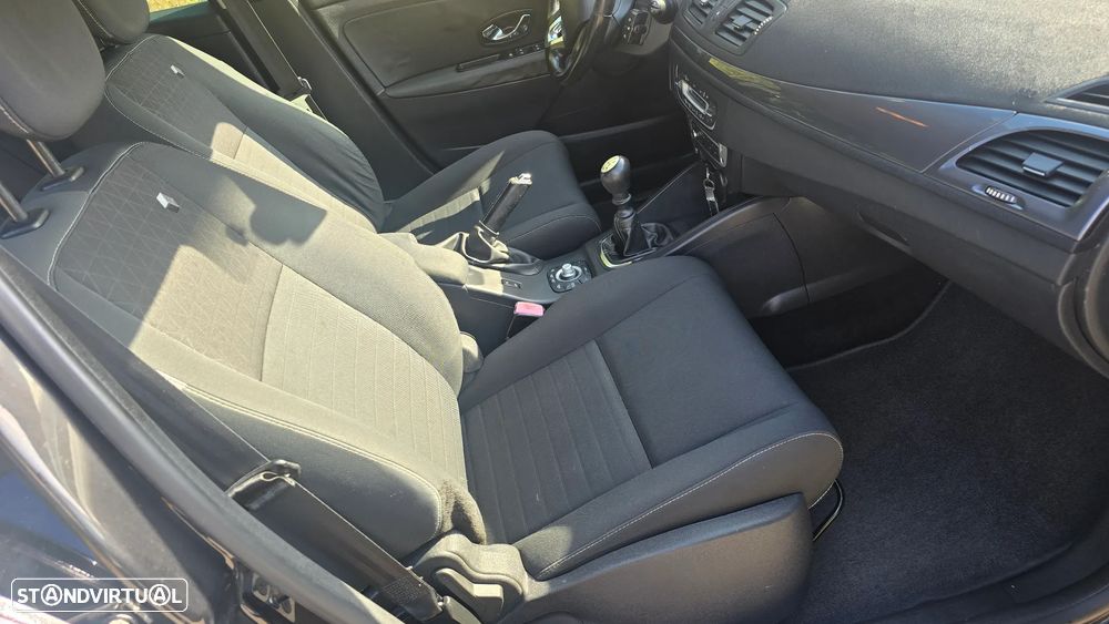 Renault Mégane Sport Tourer 1.5 dCi Limited SS - 12