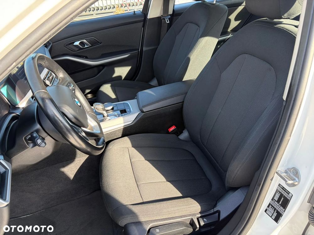 BMW Seria 3 318d Business Edition - 16