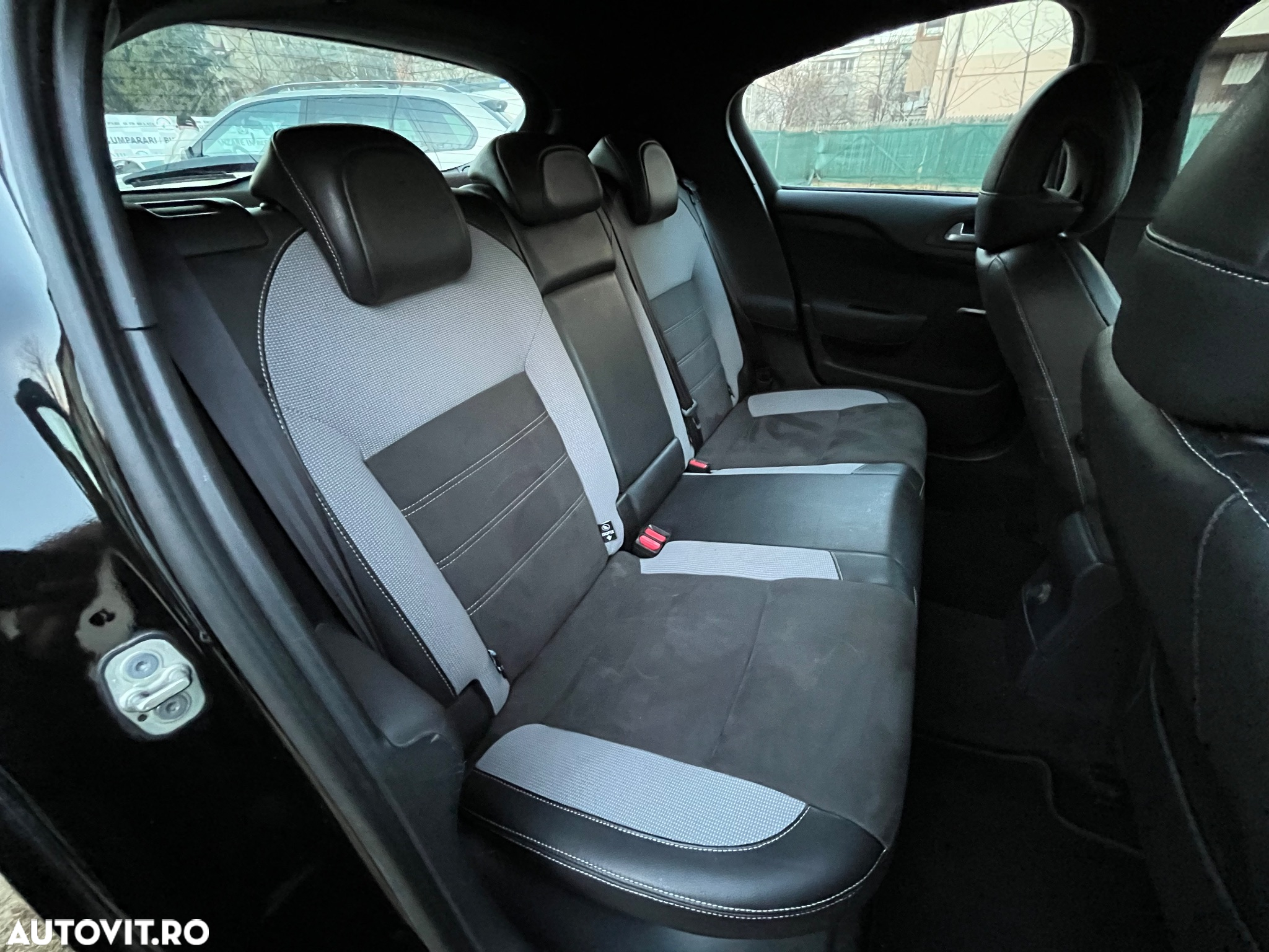 Citroën DS4 1.6 e-HDI Airdream BVM6 So Chic - 9