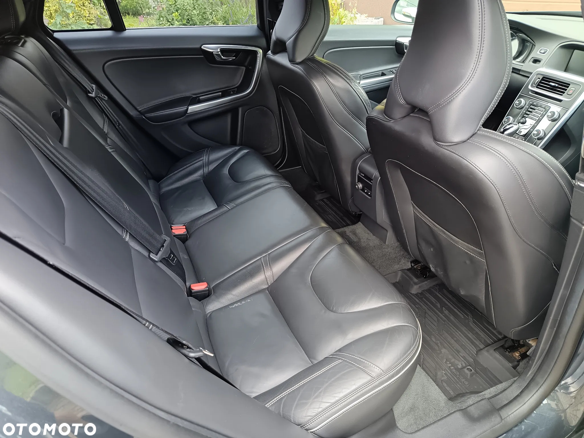 Volvo V60 T6 AWD R-Design Summum - 25