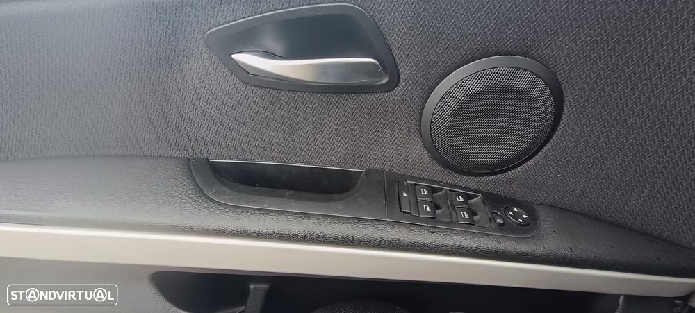 BMW 320 d Sport - 23