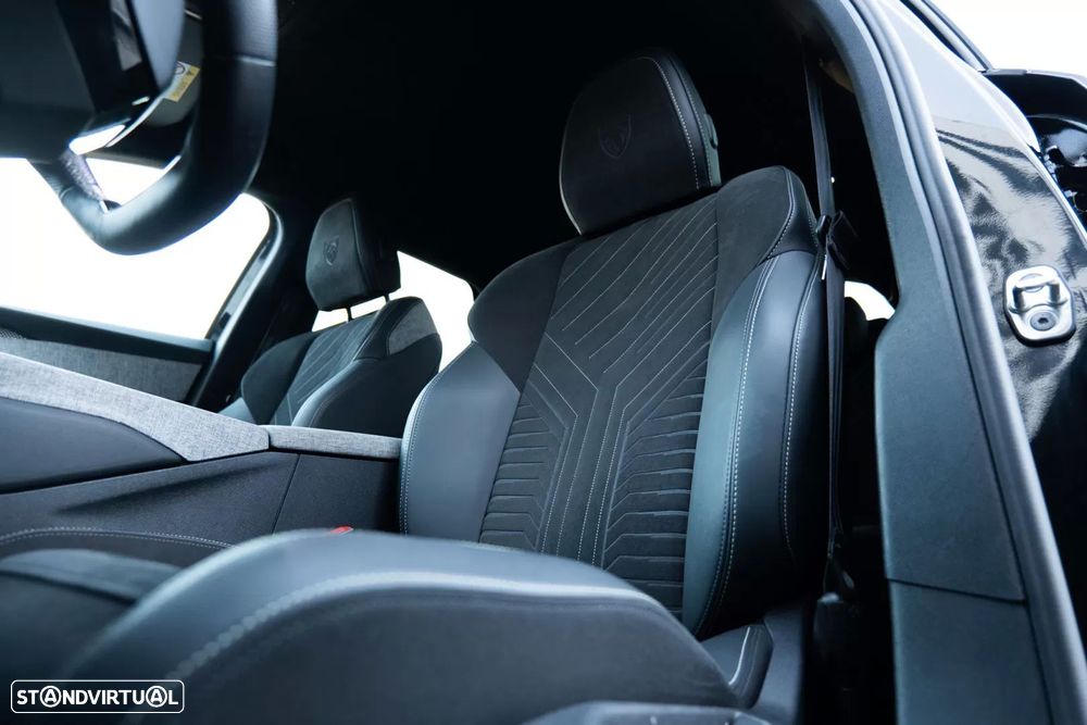 Peugeot 3008 1.2 Hybrid GT e-DCS6 - 11