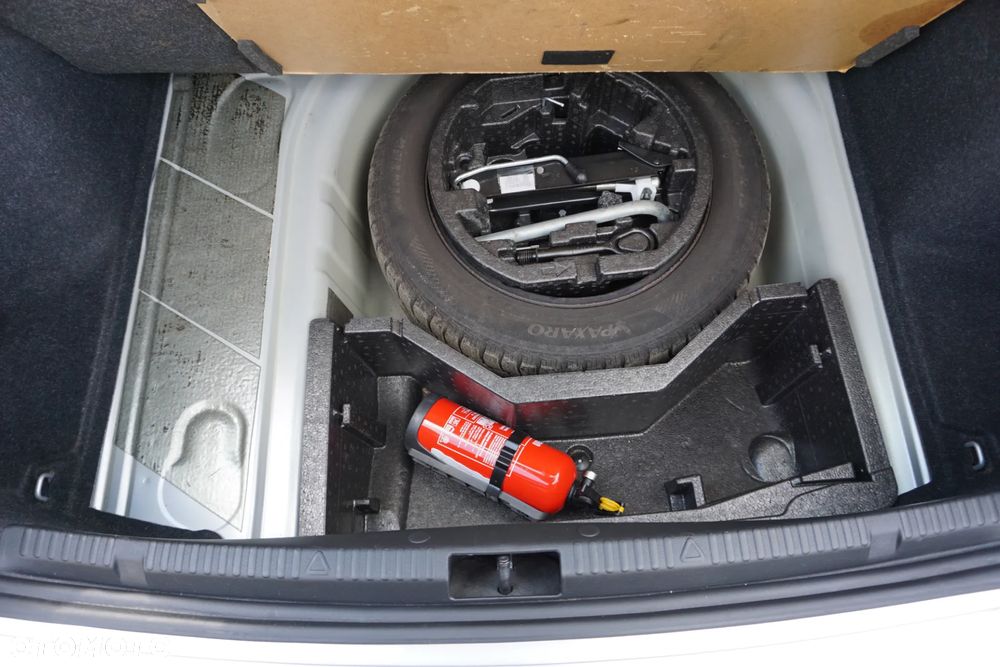 Skoda RAPID Spb 1.0 TSI Ambition - 23