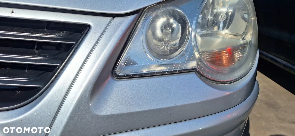 VW Polo 9N Lift 05- Zderzak Przód Przedni Kod Lakieru LA7W - 17