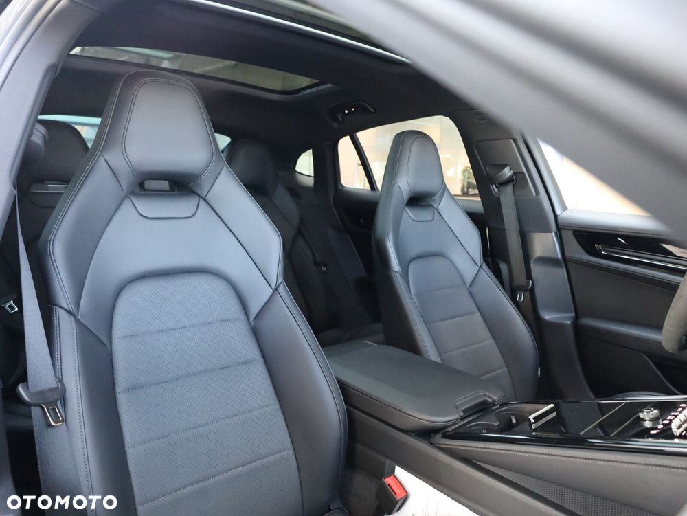 Porsche Panamera - 17