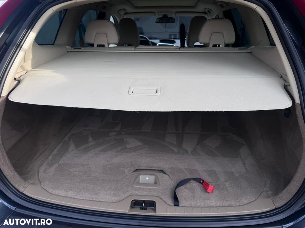 Volvo XC 60 D5 AWD A6 Basic - 12