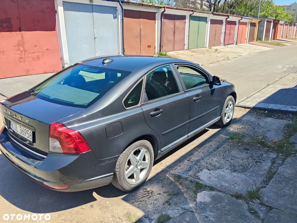 Volvo S40 1.6 - 10
