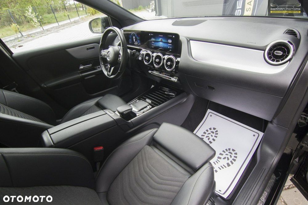 Mercedes-Benz GLA - 36