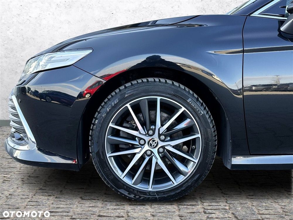 Toyota Camry 2.5 Hybrid Executive CVT - 36