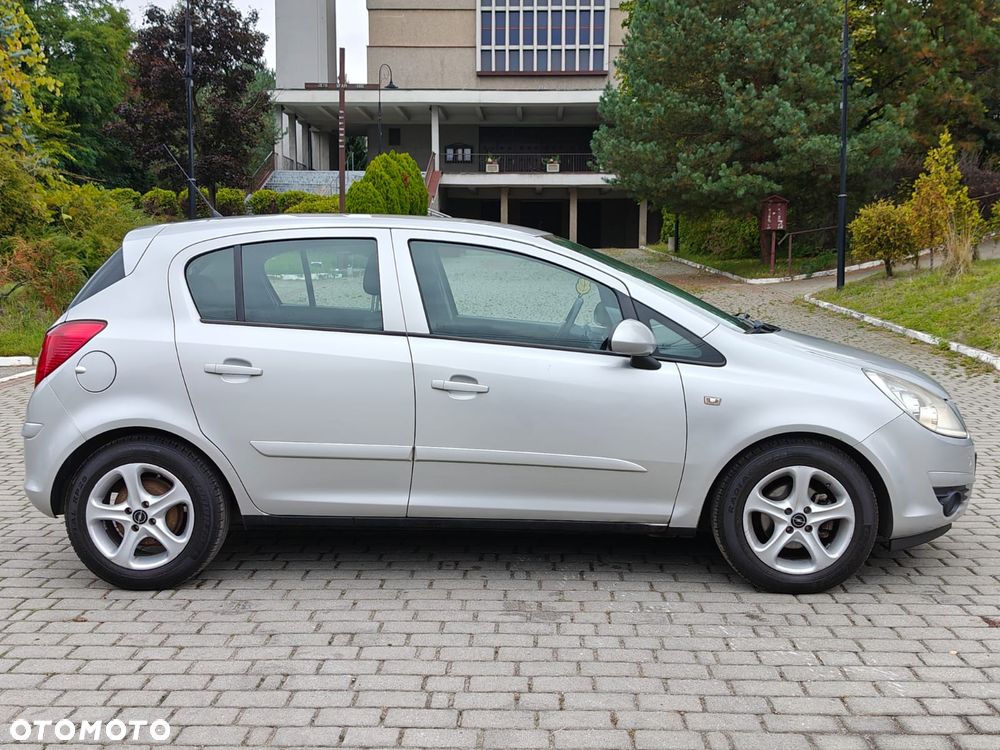 Opel Corsa 1.2 16V Cosmo - 5