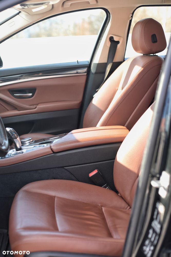 BMW Seria 5 520d Luxury Line - 17