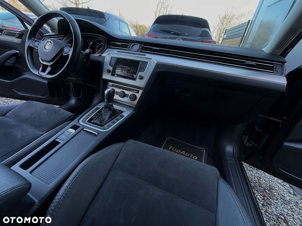 Volkswagen Passat 1.8 TSI (BlueMotion Technology) DSG Comfortline - 16