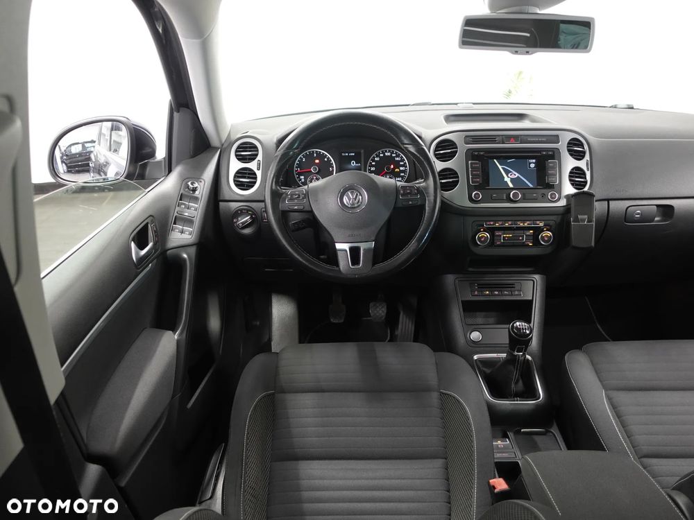 Volkswagen Tiguan 2.0 TDI 4Mot Perfectline R-Style - 27