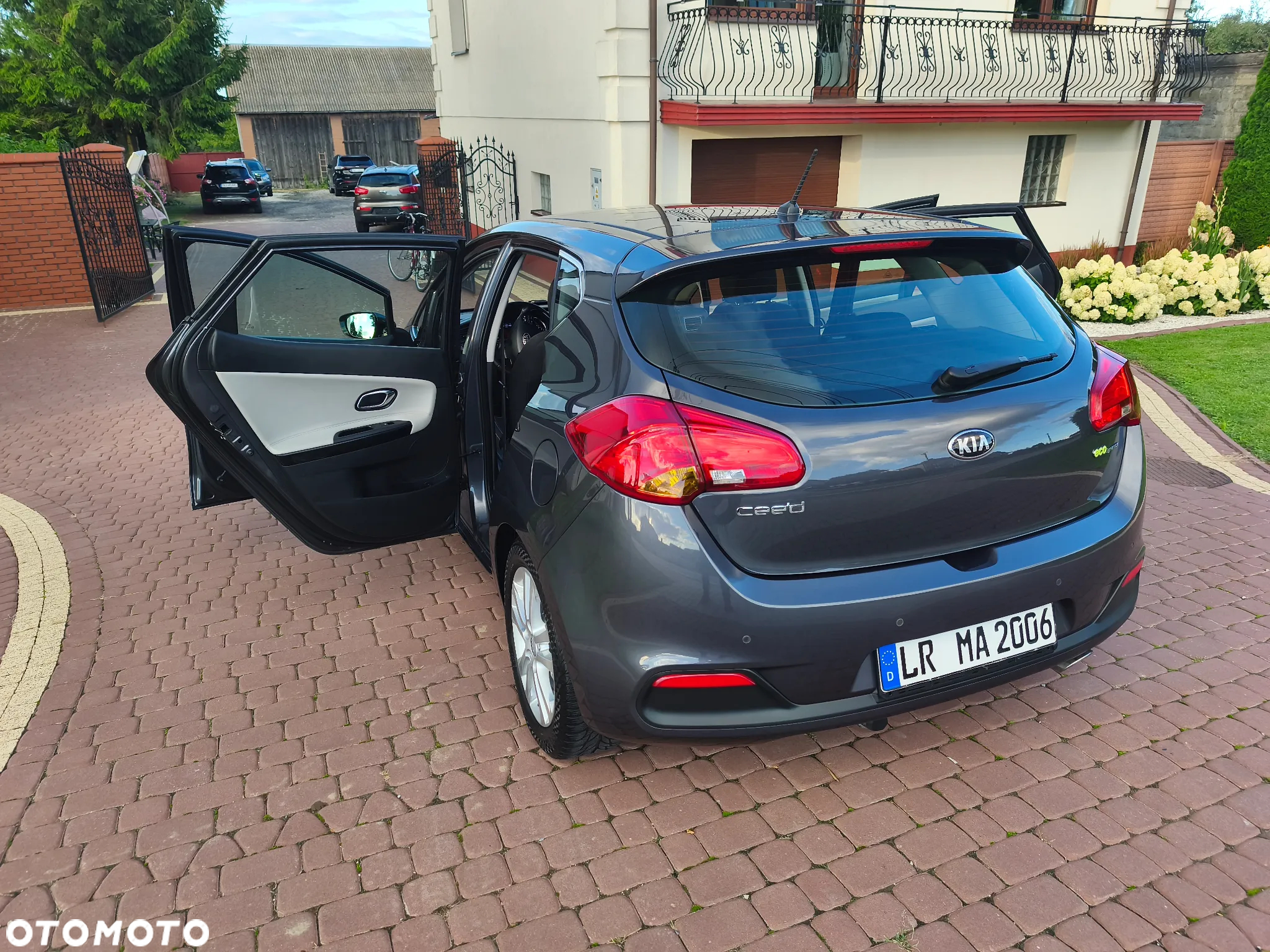 Kia Ceed 1.6 GDI Dream Team Edition - 12