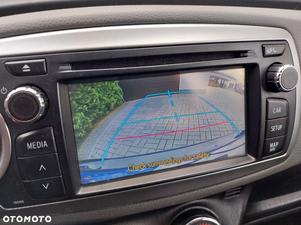 Toyota Yaris 1.0 VVT-i Sol - 9