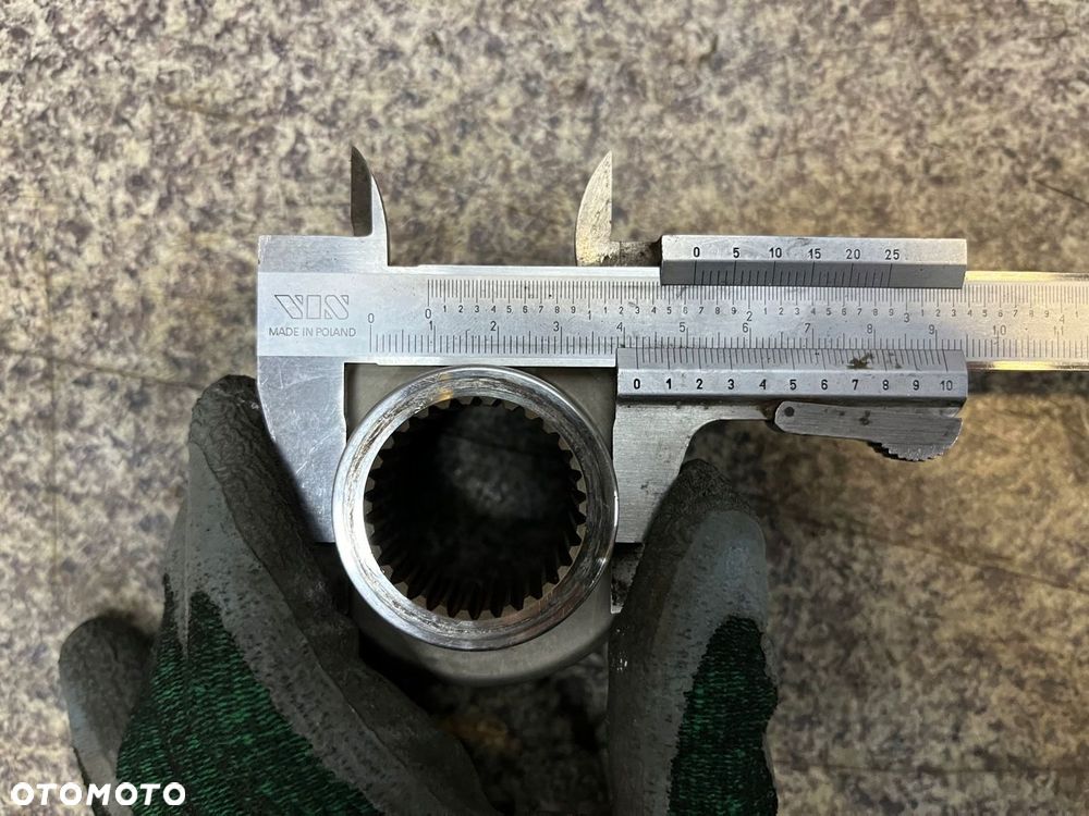 Kolnierz lacznik flansza reduktora skrzyni begow 7G 722 ML W164 W251 GLS GL - 7