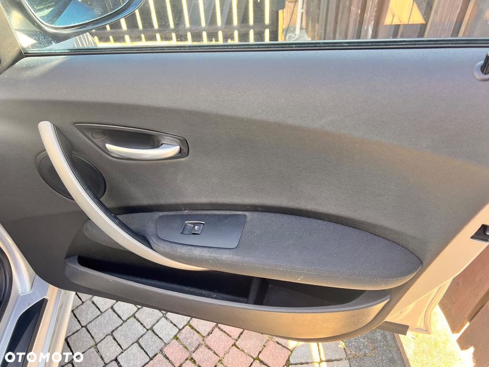BMW Seria 1 118d - 24