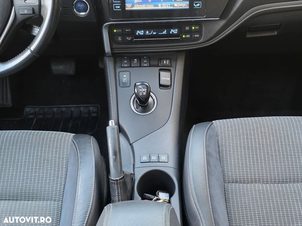 Toyota Auris 1.8 L VVT-i TS Hybrid Sol+ - 17